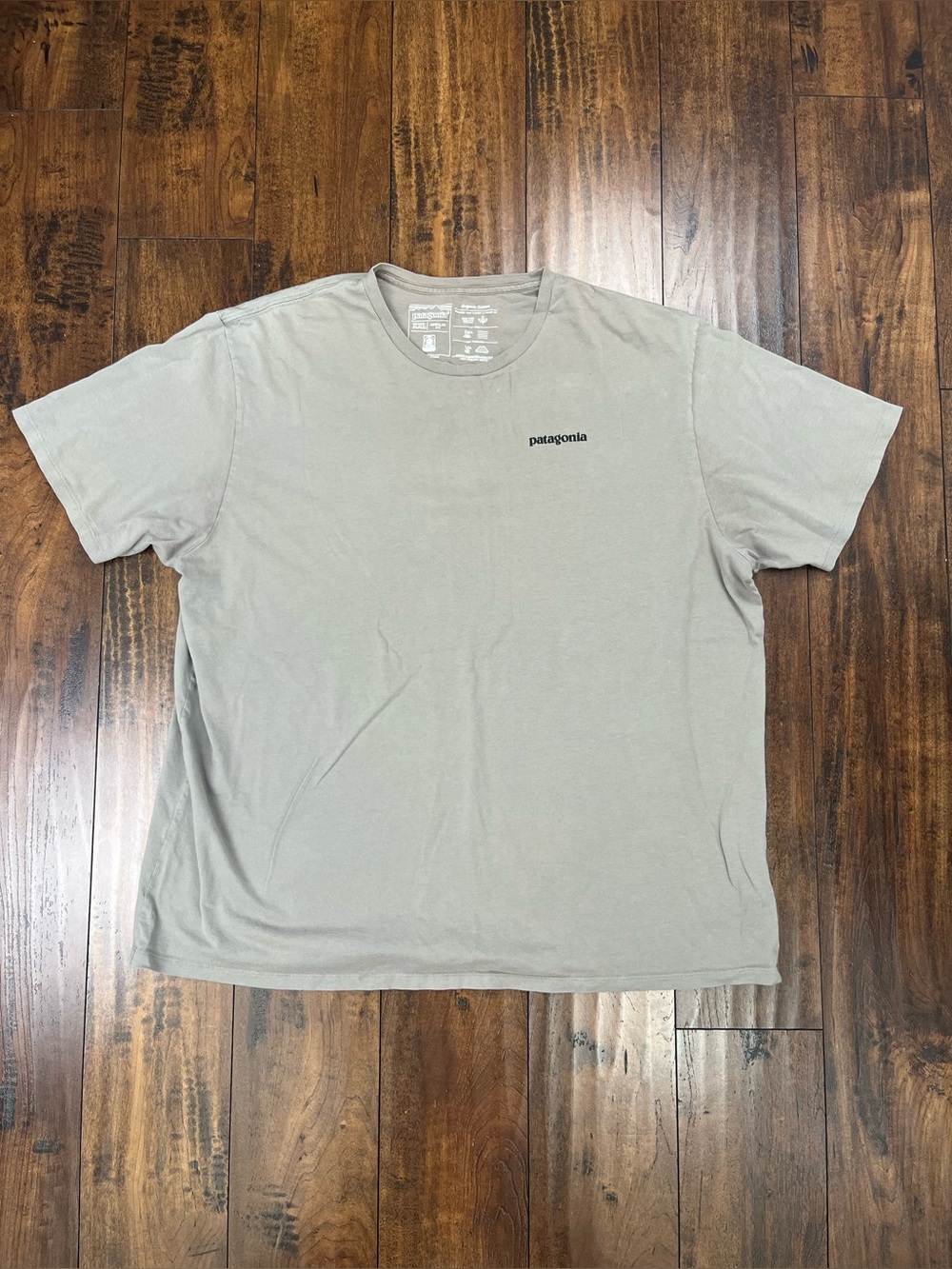 Patagonia Regular Fit Gray T-Shirt Men's XXL Fish Graphic Print Organic Cotton.